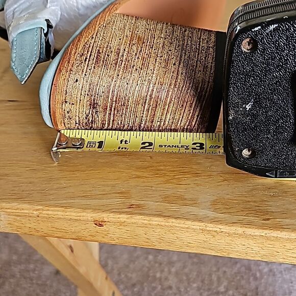 NWOT  Women's embroidered and studded light blue slingback heels. - Picture 8 of 8